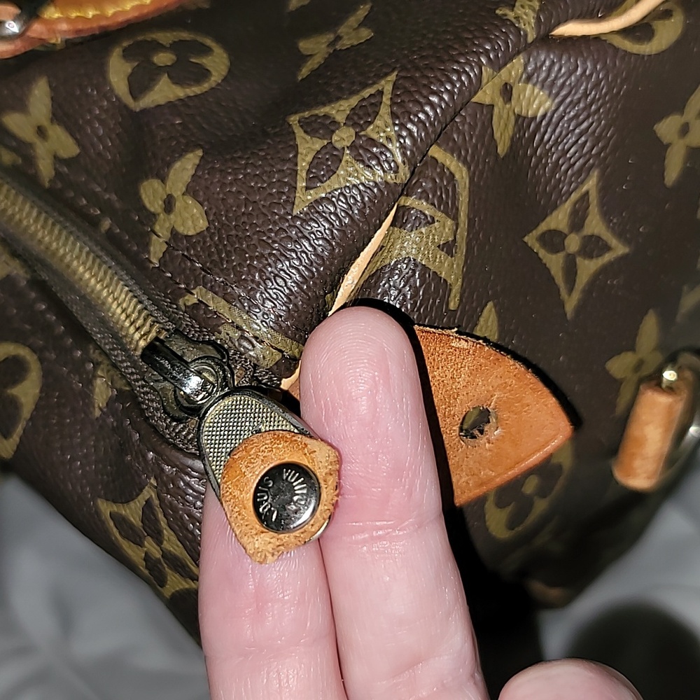 Beautiful Handbag - Picture 3 of 9